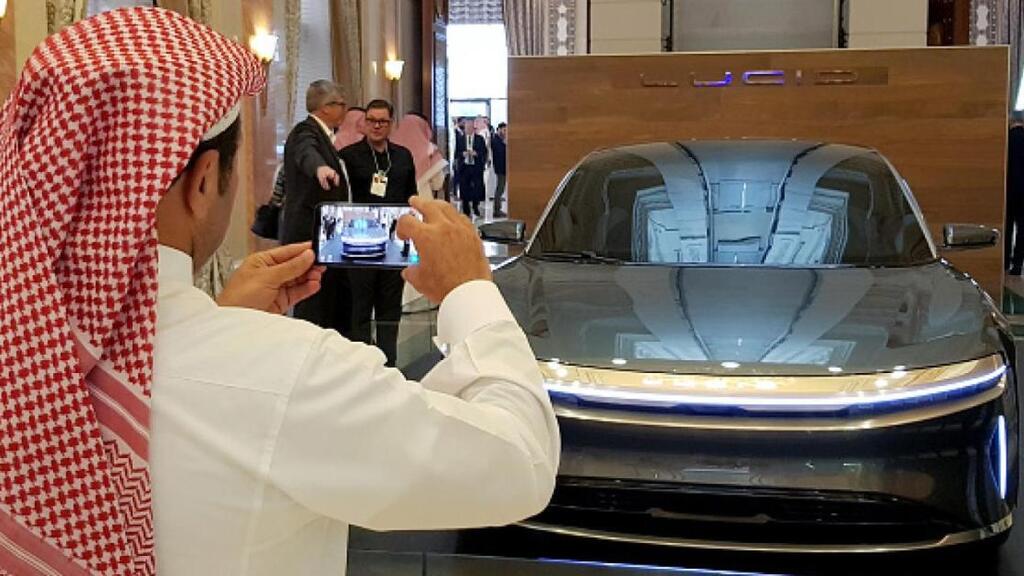 תולה תקוותיה בחשמליות: סעודיה מחדשת את מאמציה להקמת תעשיית רכב