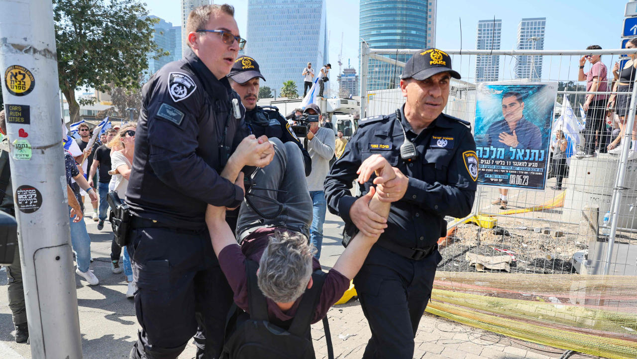 מעצרים בהפגנות בתל אביב והייטקיסטים מוחים בהרצליה