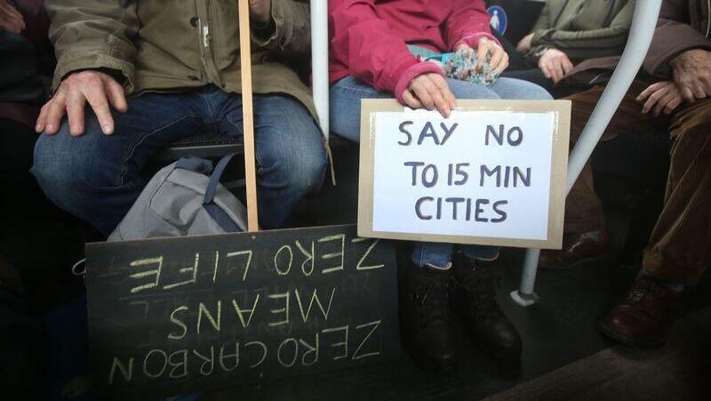 מחאה נגד חזון עיר 15 הדקות ב אוקספורד