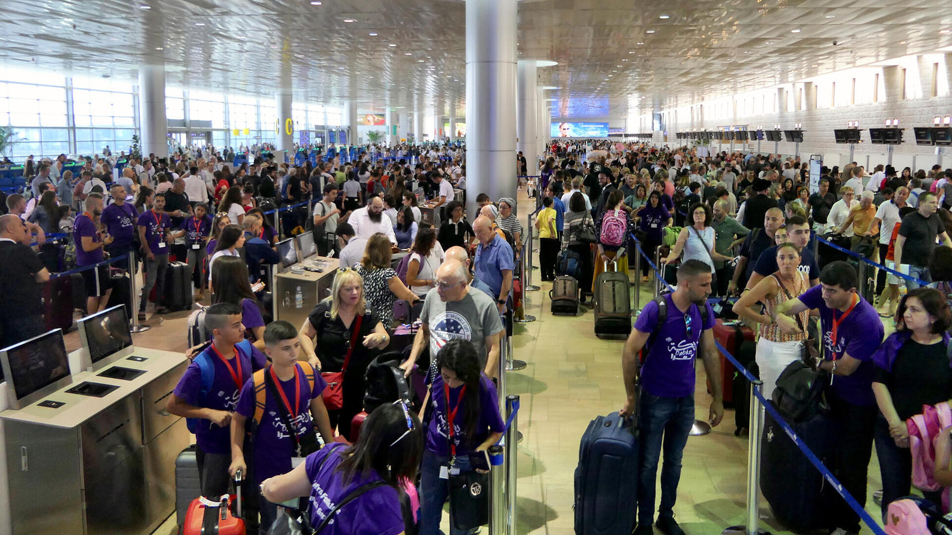 תורים ל צק אין ב נתב"ג עומס  ב תורים 