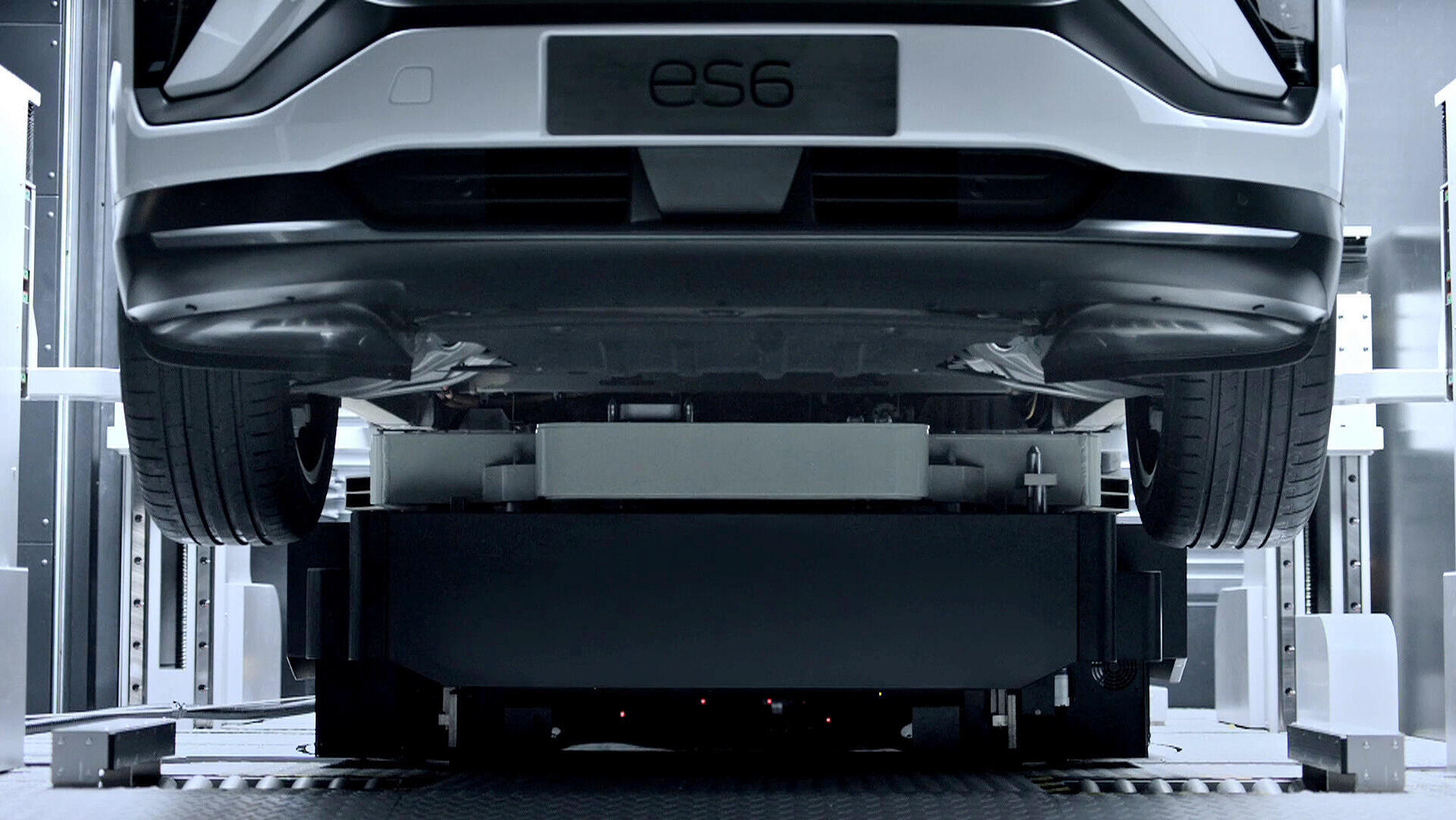 מתוך סרטון של NIO המדגים החלפת סוללה במכונית חשמלית