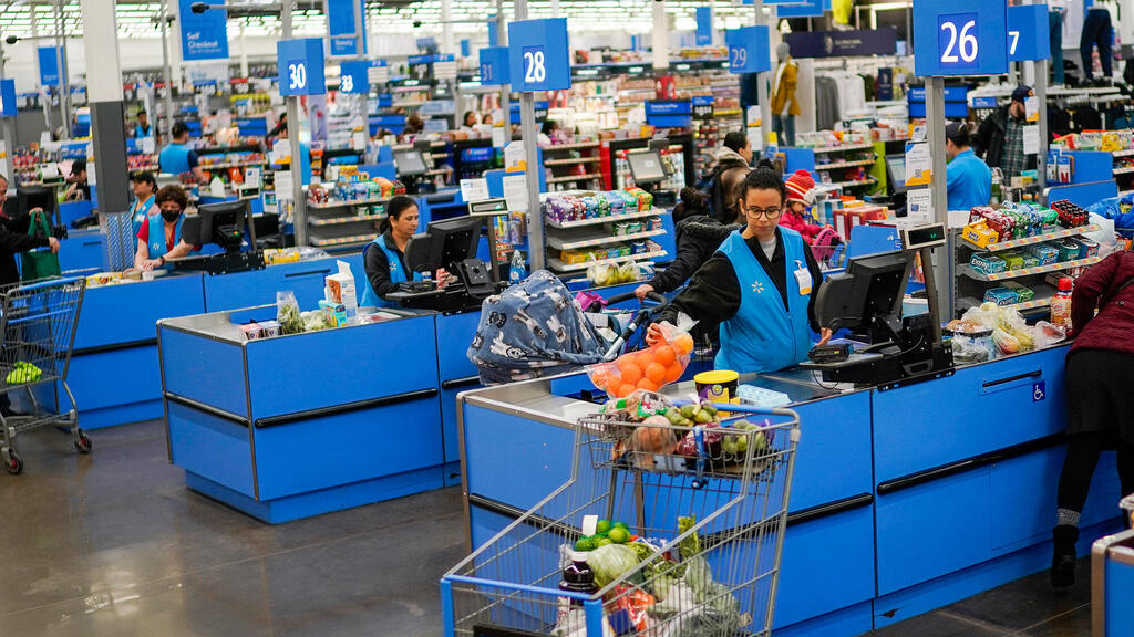 אינפלציה ארה"ב (צילום: AP/Eduardo Munoz Alvarez) סניף של וולמארט בניו ג'רזי