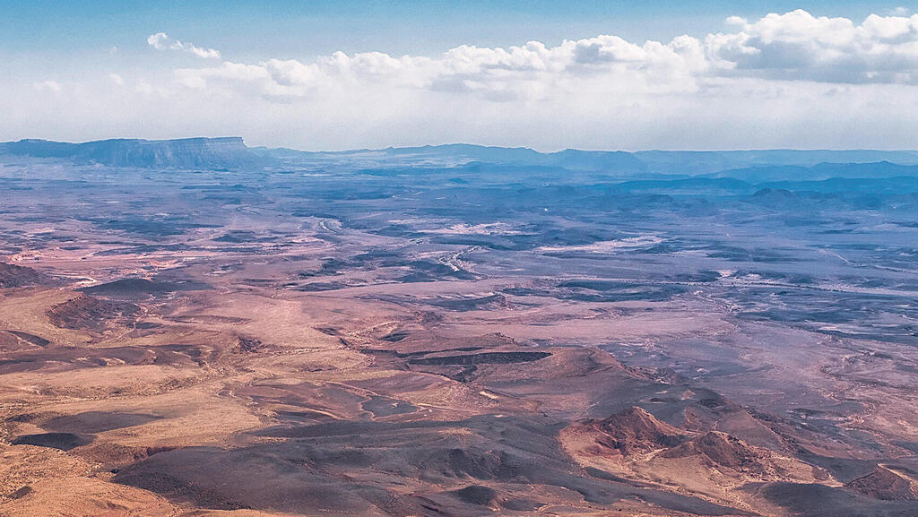 דליפת נפט בצינור קצא&quot;א מדרום למכתש רמון - פונו 40 טונות קרקע מזוהמת