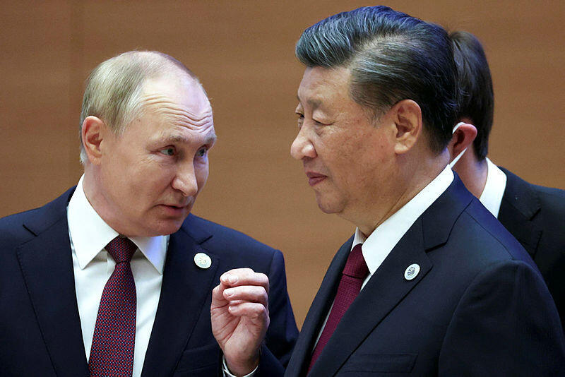 נשיא סין שי ג'ינפינג ונשיא רוסיה ולדימיר פוטין בפסגת ארגון שנגחאי לשיתוף פעולה ב2022