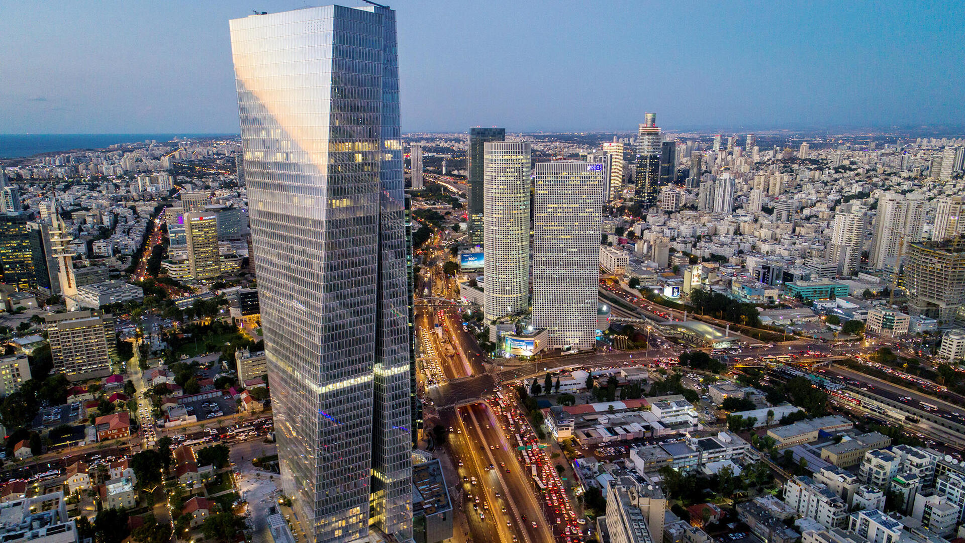 מגזין נדלן מרץ 2023 מגדל עזריאלי שרונה תל אביב