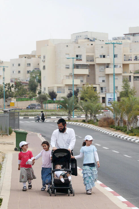 תושבים באלעד. "יש ערים שמשוועות לבנייה חדשה שתיתן מענה לתושבים שרוצים להישאר בעיר" 
, צילום: אוראל כהן