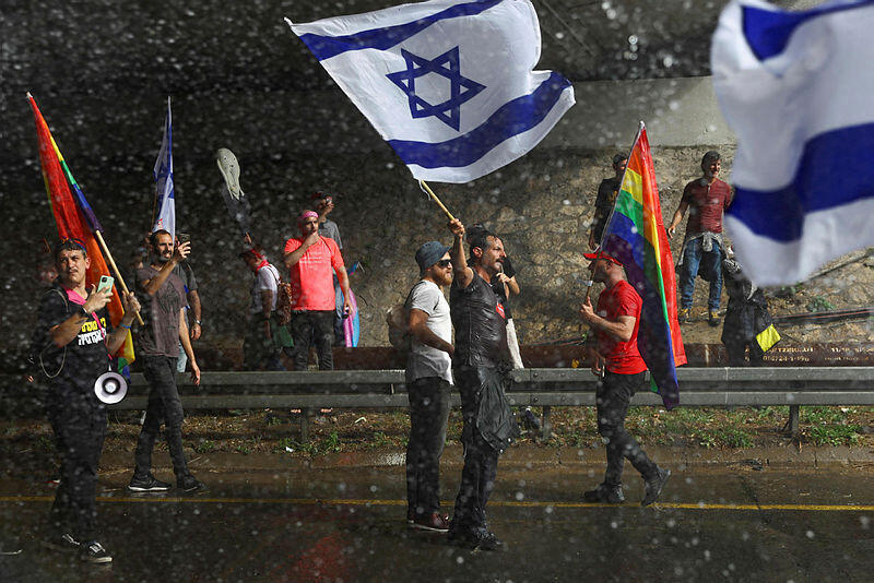 הפגנה מחאה נתיבי איילון תל אביב יום השיתוק הפיכה משטרית 23.3