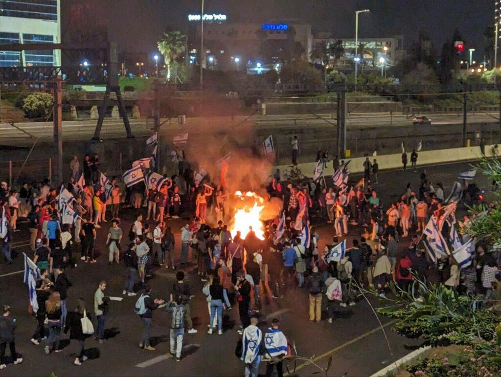 הפיכה משטרית הפגנה מחאה באיילון לאחר פיטורי גלנט 26.3