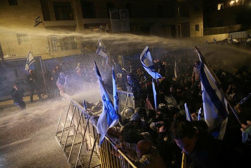 הפגנה בירושלים לאחר פיטורי גלנט הפיכה משטרית