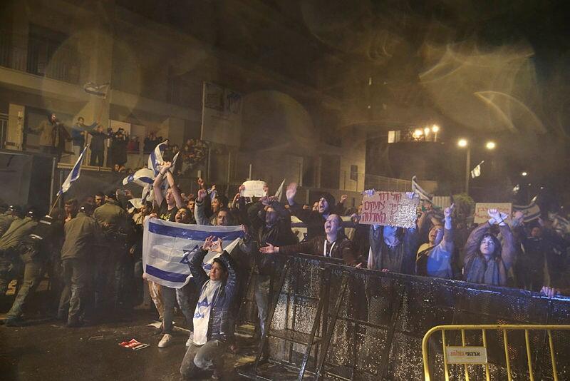 הפגנה בירושלים לאחר פיטורי גלנט הפיכה משטרית