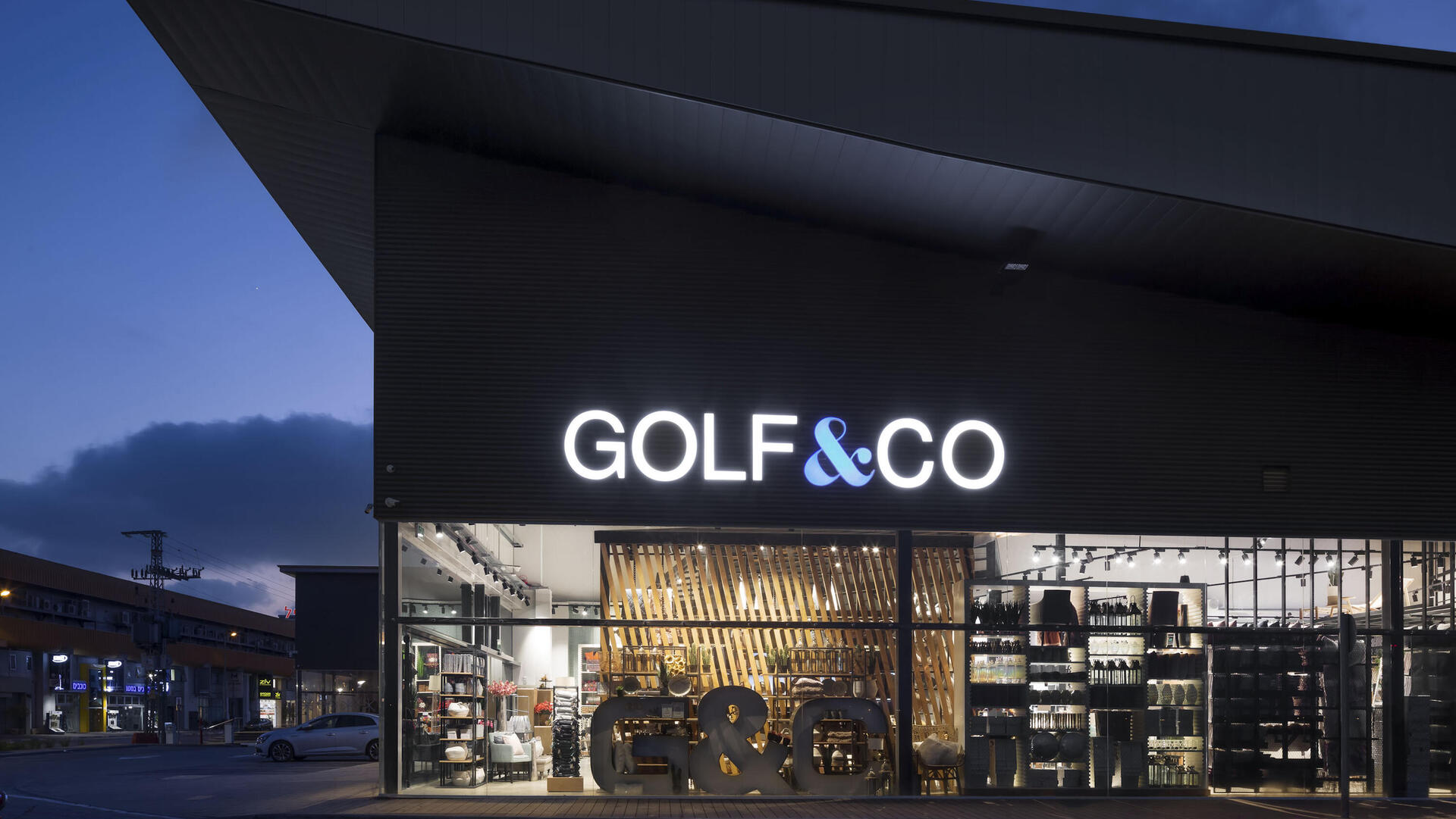 סניף של גולף אנד קו golf _alt co ב רחוב הלח"י בני ברק