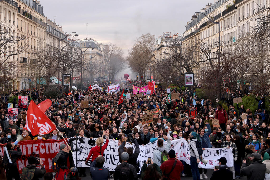 פוטו צרות של אחרים הפגנות צרפת פנסיה