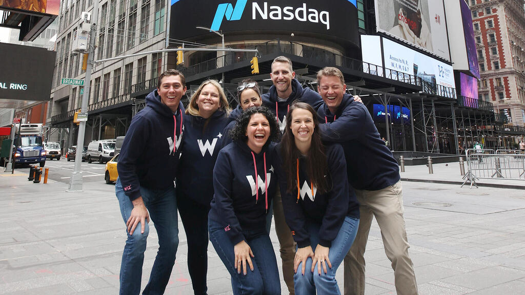 מוסף חג העצמאות 25.4.23 אנשי Wiz חוגגים את הגיוס הקודם אסף רפפורט מייסד של חברת אבטחת המידע Wiz