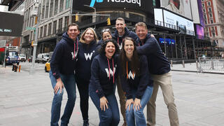 מוסף חג העצמאות 25.4.23 אנשי Wiz חוגגים את הגיוס הקודם אסף רפפורט מייסד של חברת אבטחת המידע Wiz