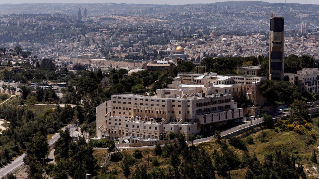 האוניברסיטה העברית. 2024 היתה שנת שיא למוסדות הישראליים (צילום: REUTERS/Amir Cohen) האוניברסיטה העברית הר הצופים ירושלים 26.4.23
