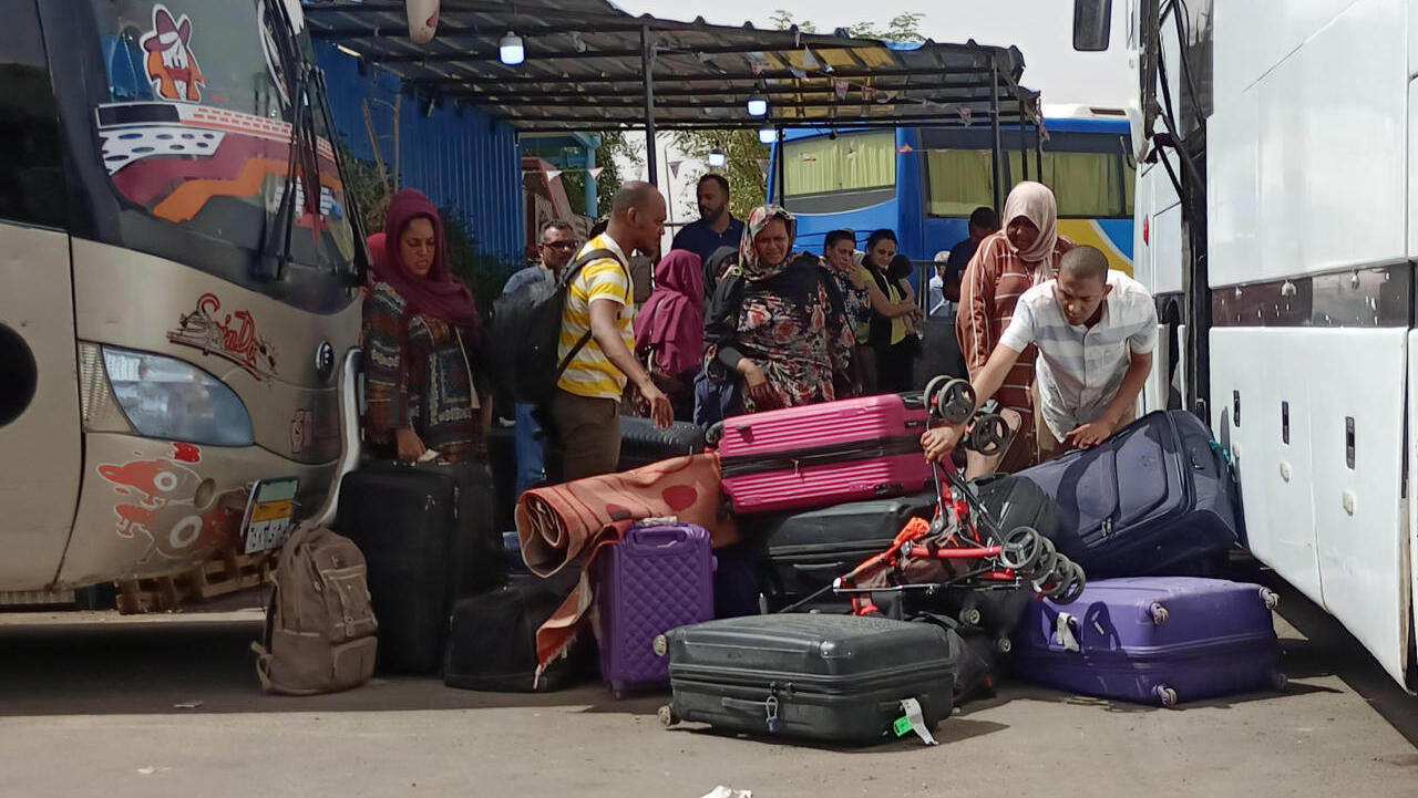  פליטים סודאנים על גבול מצרים, בחודש שעבר. חשש מזרם בלתי פוסק