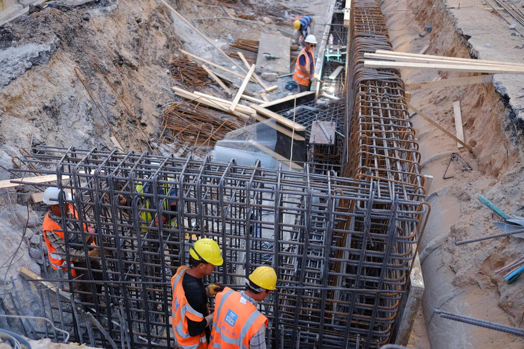 עבודות הקו הירוק של הרכבת הקלה ב תל אביב ליד כיכר רבין מאי 2023