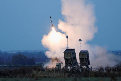 שיגור מיירט כיפת ברזל, צילום: REUTERS/Ammar Awad  