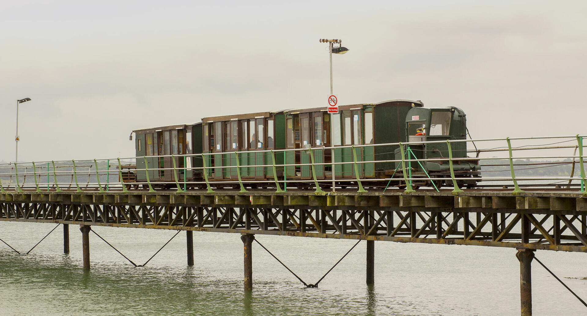 פוטו רכבות מיוחדות אנגליה Hythe Pier