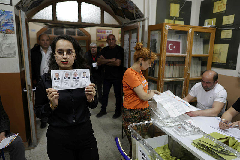 בחירות ב טורקיה ספירת קולות באיסטנבול