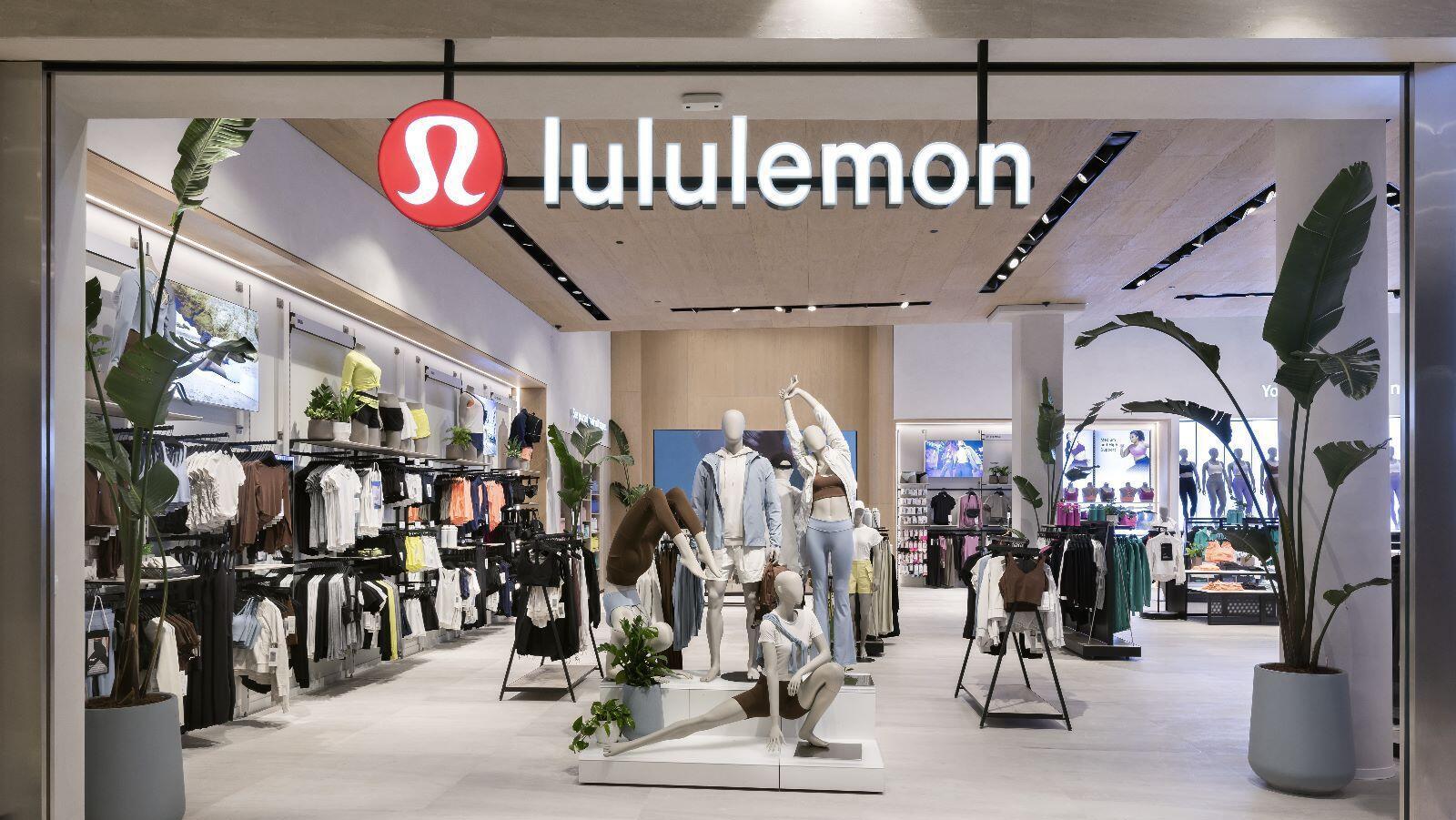 חנות של לולולמון בקניון רמת אביב lululemon
