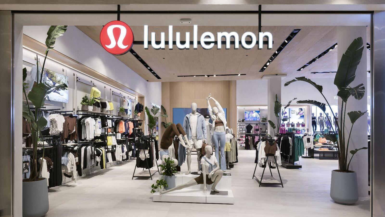 חנות של לולולמון בקניון רמת אביב lululemon