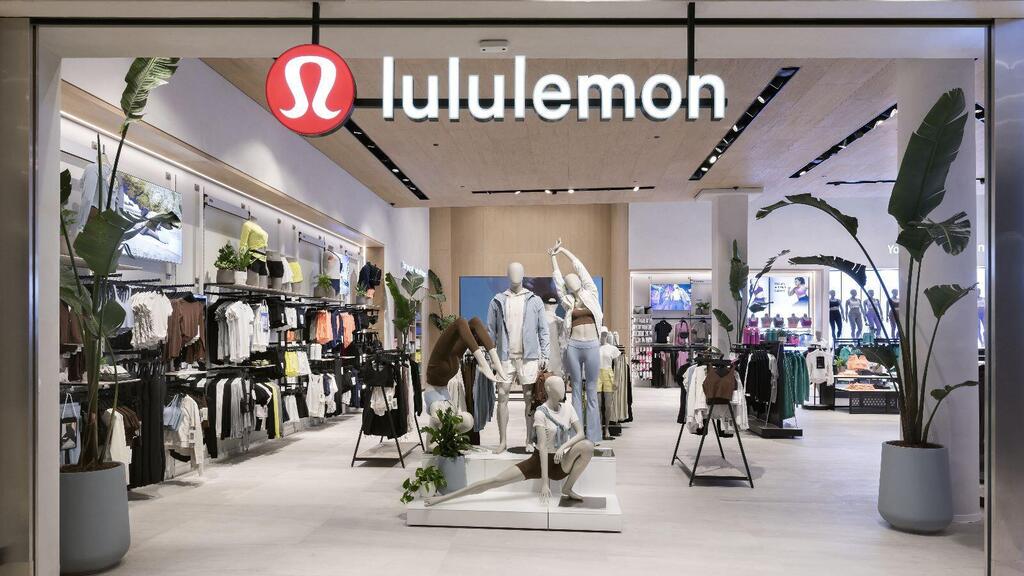 חנות של לולולמון בקניון רמת אביב lululemon