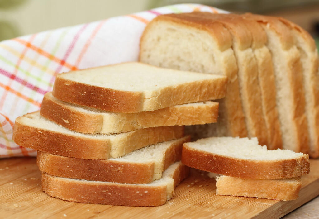 לחם פרוס (צילום: Shutterstock/ Gamzova Olga) לחם פרוס
