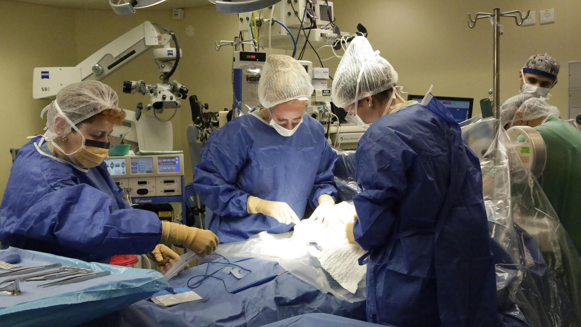 חדר לידה בית חולים איכילוב ניתוח