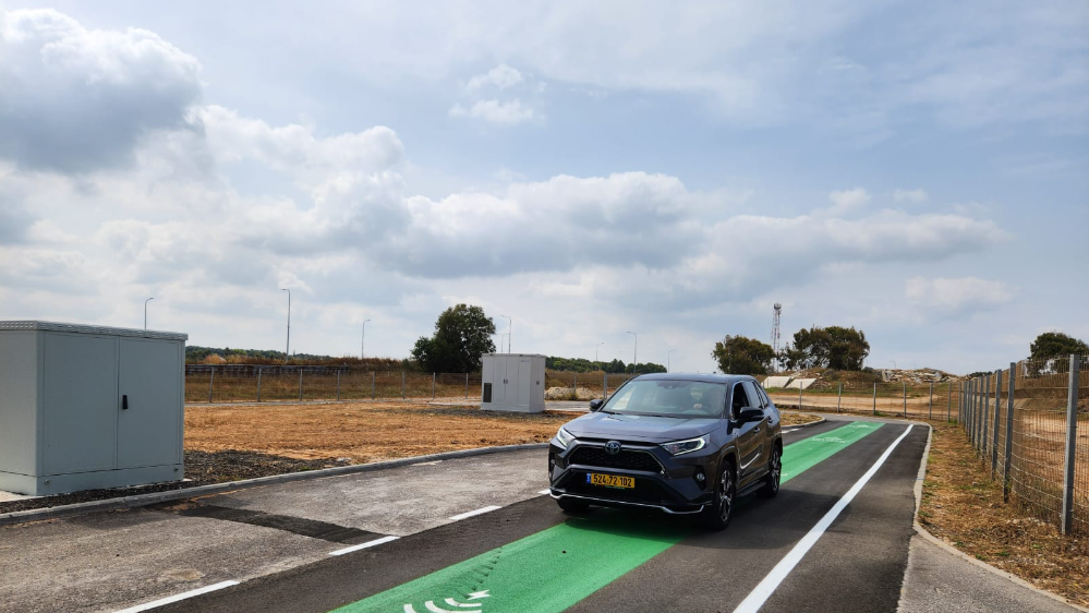 רכב חשמלי נוסע 100 שעות מאה שעות בלי עצירה לטעינה במטה אלקטריאון בית ינאי