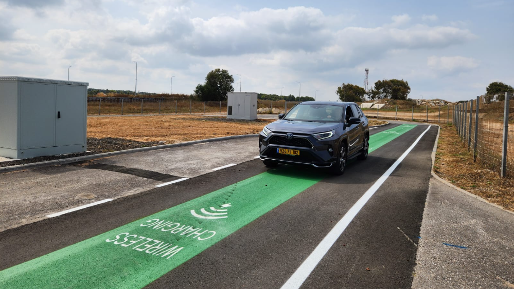 רכב חשמלי נוסע 100 שעות מאה שעות בלי עצירה לטעינה במטה אלקטריאון בית ינאי