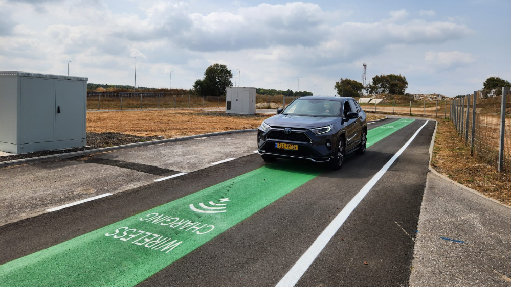 רכב חשמלי נוסע 100 שעות מאה שעות בלי עצירה לטעינה במטה אלקטריאון בית ינאי