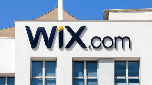 Wix shares plunge 27% as company returns to losses despite AI push | Ctech