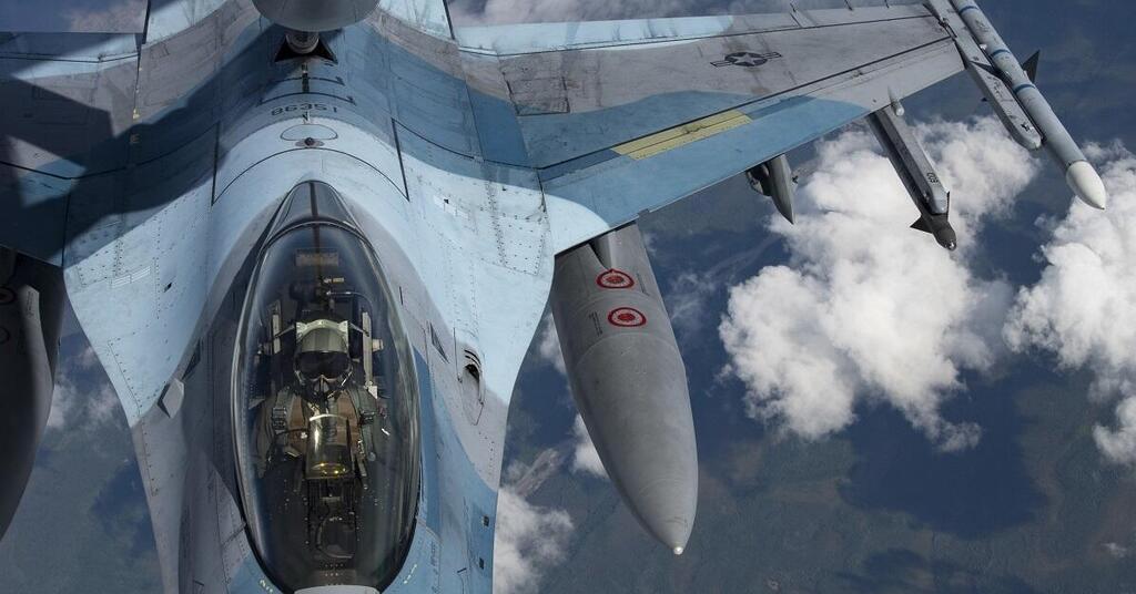 הקברניט אוקראינה F16