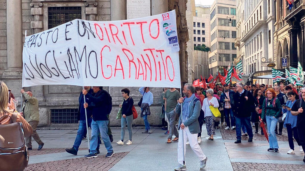 הפגנה נגד עליית מחירי פסטה בחודש שעבר ב מילאנו