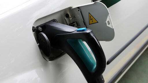 חברת טען וסע במגעים לגיוס 92 מיליון שקל, להקמת 30 אתרי טעינה חשמלית