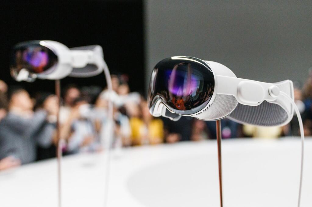 אפל משקפי AR אפל ויז'ן פרו הושקו ביוני 2023