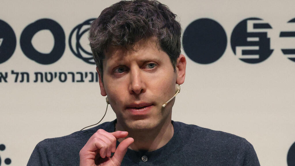 Who were the OpenAI board members that sacked Sam Altman?