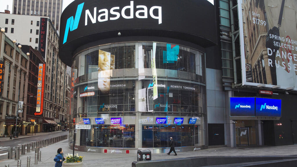 הבורסה לניירות ערך ב ניו יורק נאסד"ק (צילום: בלומברג) הבורסה לניירות ערך ב ניו יורק נאסד"ק
