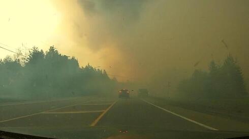שריפה בקנדה, (צילום: Instagram@alka.films/via REUTERS)