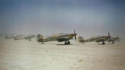 מטוסי הארקיין ממריאים מבסיס חולי בתוניסיה, צילום: IWM