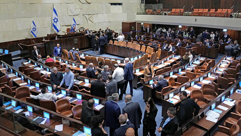 צילום: AP/Ohad Zwigenberg הטבות של 6 מיליון שקל בשנה: ועדת הכנסת מקדמת את החוק להעלאת שכר הח"כים והשרים