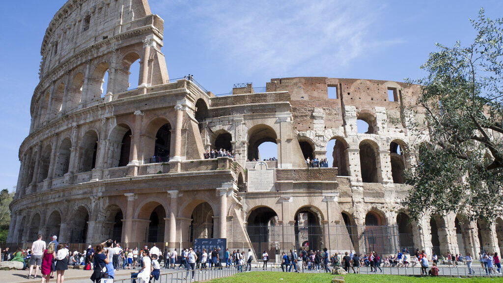 הקולוסיאום ברומא (צילום: AP) ה קולוסיאום רומא איטליה