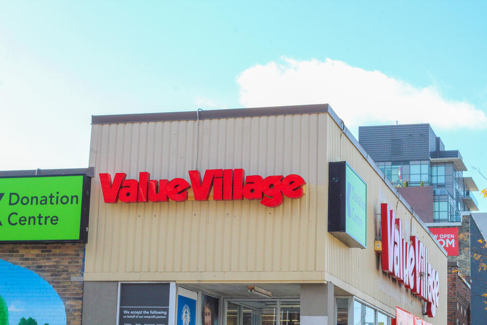 חנות יד שנייה  Savers Value Village ווליו וילג'