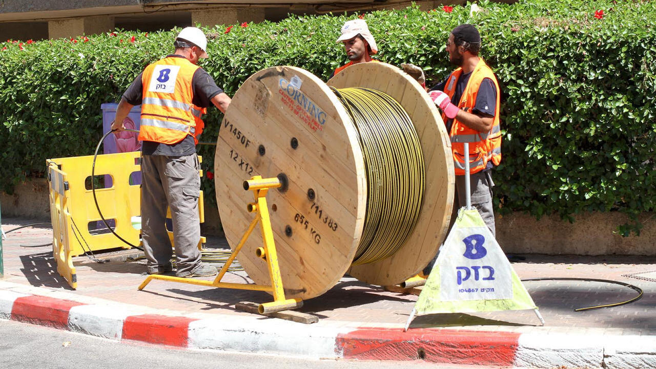 פריסת סיבים אופטיים