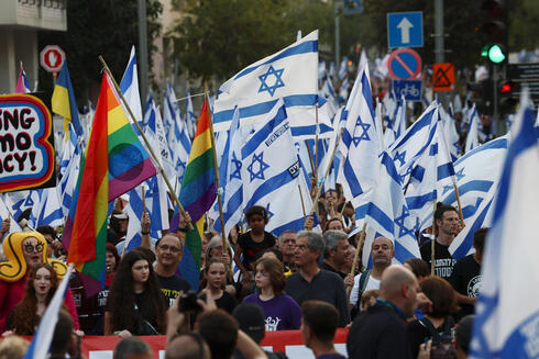 הפגנה מחאה נגד ההפיכה המשטרית תל אביב, צילום: טל שחר