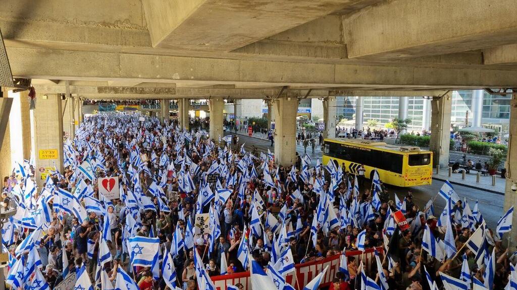 מפגינים הפגנה טרמינל 3 נתב"ג 11.7.23