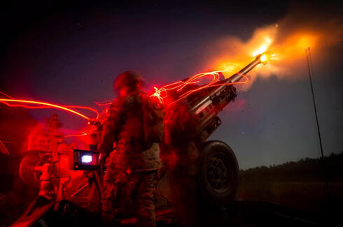 ירי תותח M777, כמו של אוקראינה, צילום: USMC