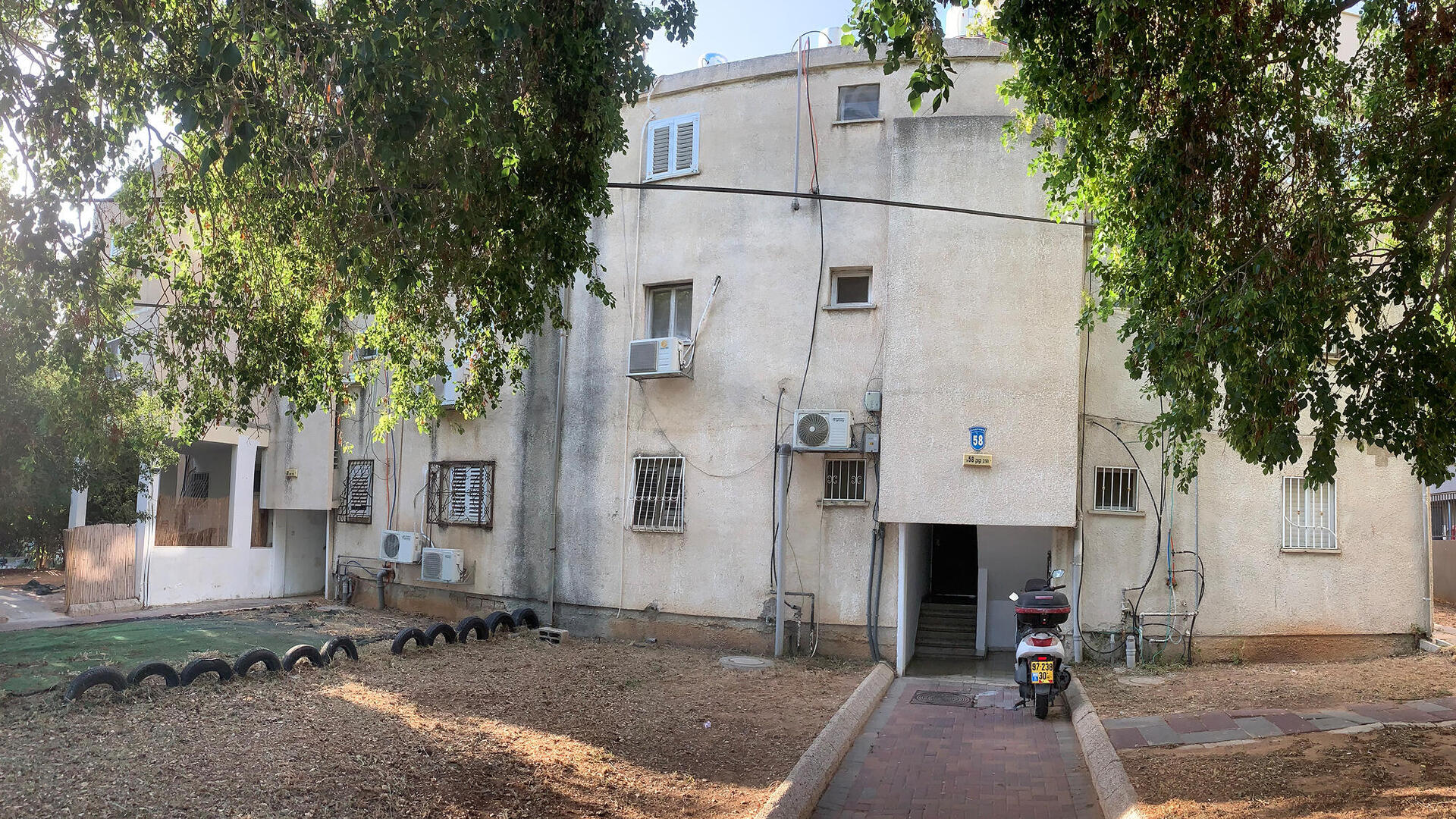  בניין מגורים המיועד ל התחדשות עירונית ברחוב הרב קוק 58 הרצליה