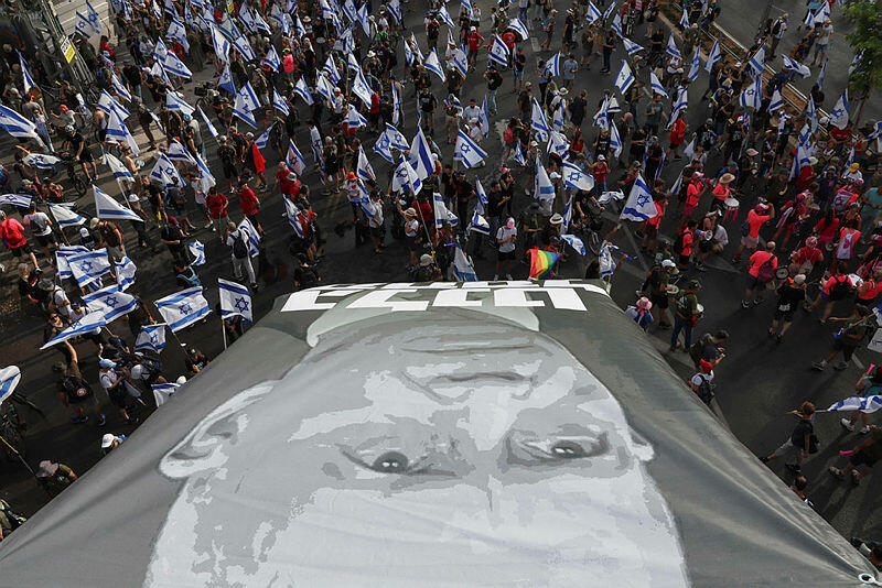 מפגינים בתל אביב נגד ההפיכה המשטרית יום השיבוש 18.7